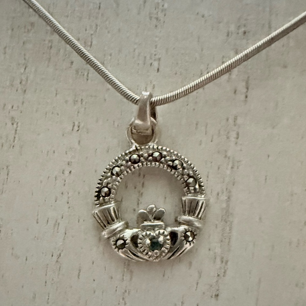 ☘️Solvar Sterling Silver Claddagh Pendant  Marcasite & small green stone
